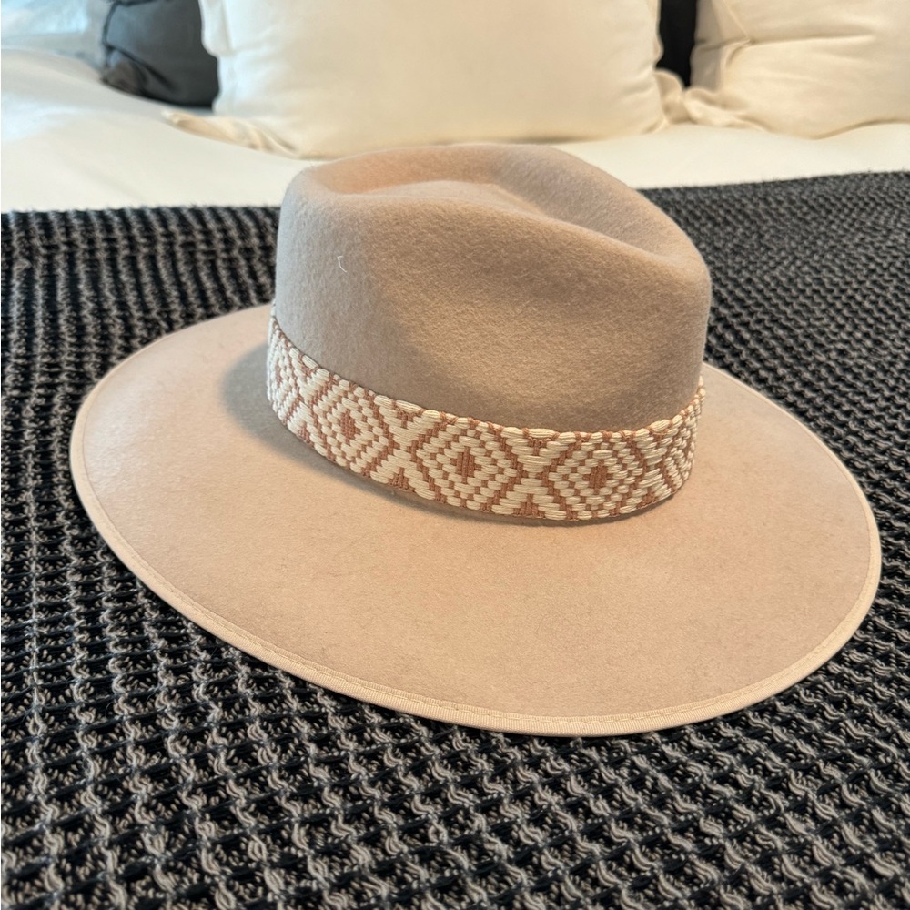 Olive & Pique flat brim hat